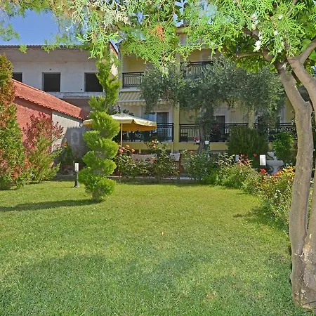 Erodios Aparthotel *